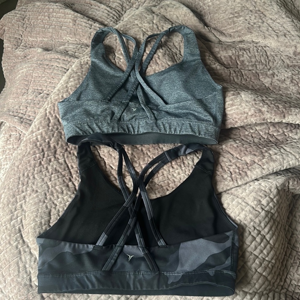 Old navy active sports bras x 2. Good condition.